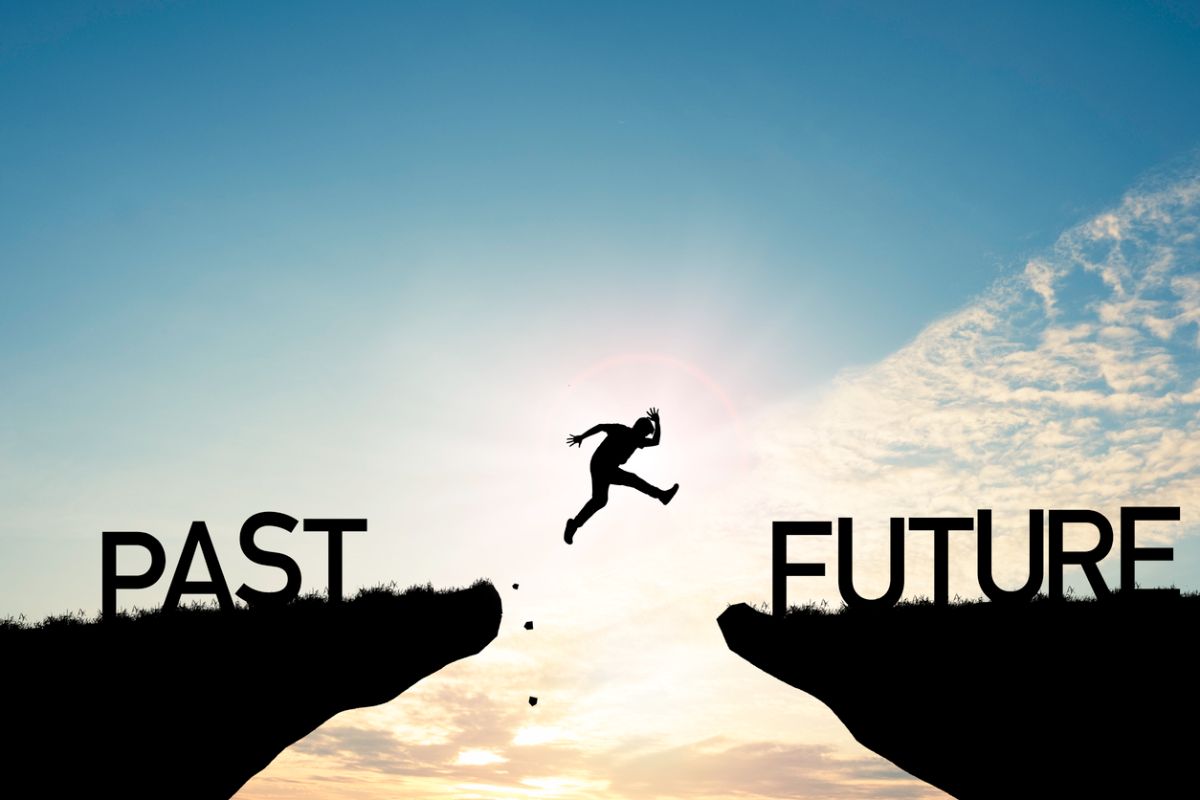 Photo of the words Past and Future with a gorge inbetween